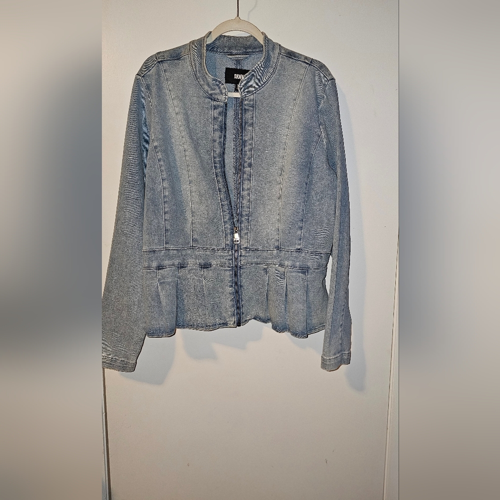 Jacket DKNY.